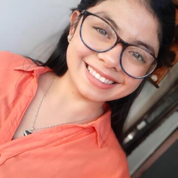 Babysitter in Cartago: Steysi