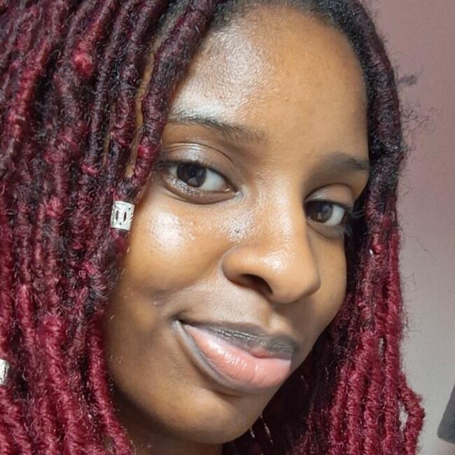 Babysitter in Stains: Karelle