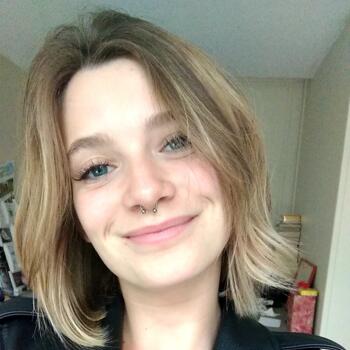 Babysitter in Villeurbanne: Clara