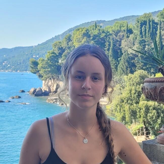 Babysitter in La Florida (Comunidad Autónoma de Cataluña): Marina