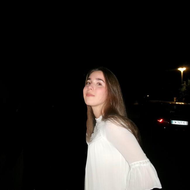 Babysitter in Bordeaux: Capucine