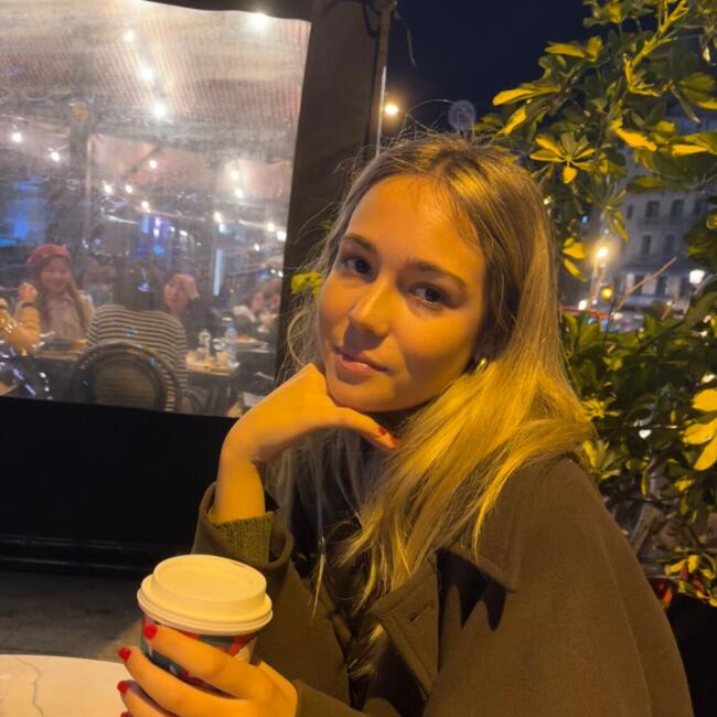 Canguro en Castelldefels: Patricia