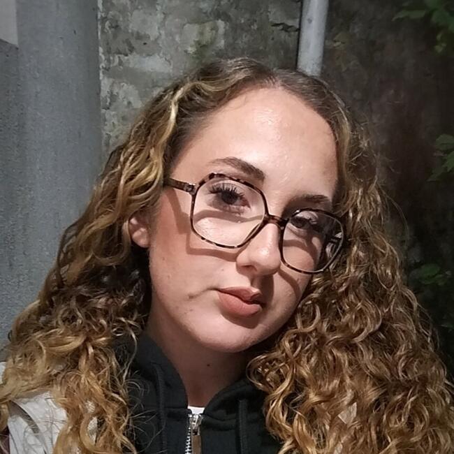 Babysitter in La Rochelle: Emilie