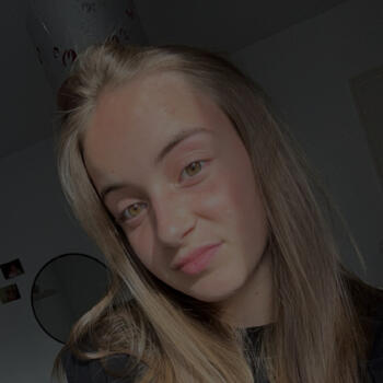 Babysitter in Balanzac: Laureen