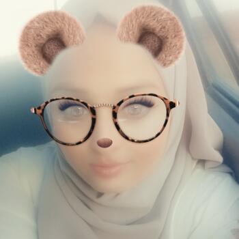 مربية أطفال في Ouamri: Om qamar