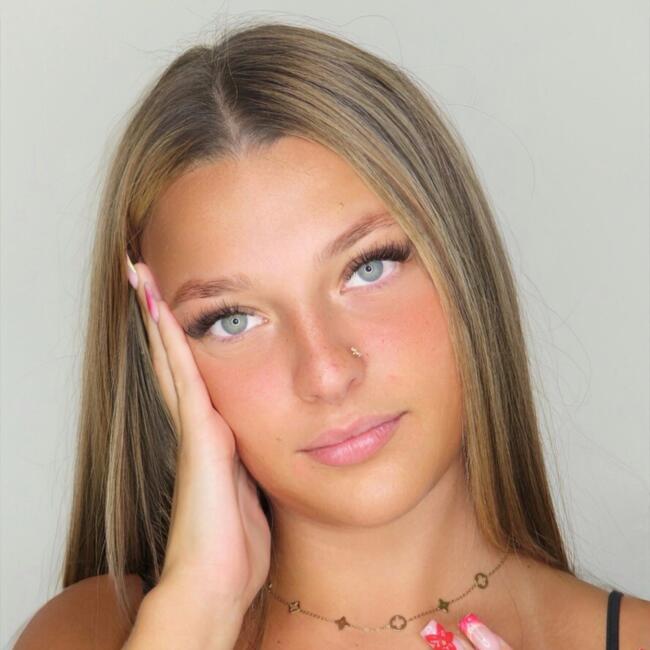 Babysitter in Toulouse: Lola