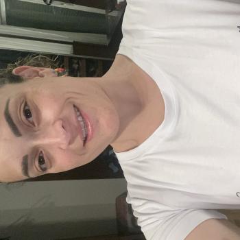 Babysitting Jobs in Canoas: babysitting job Karine