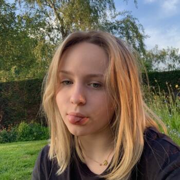 Babysitter in Moeskroen: Louise
