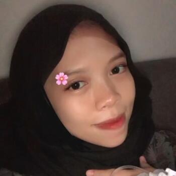 Babysitting job in Surabaya: babysitting job Naharani