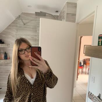 Babysitter in Charbonnières (Centre-Val de Loire): Lola