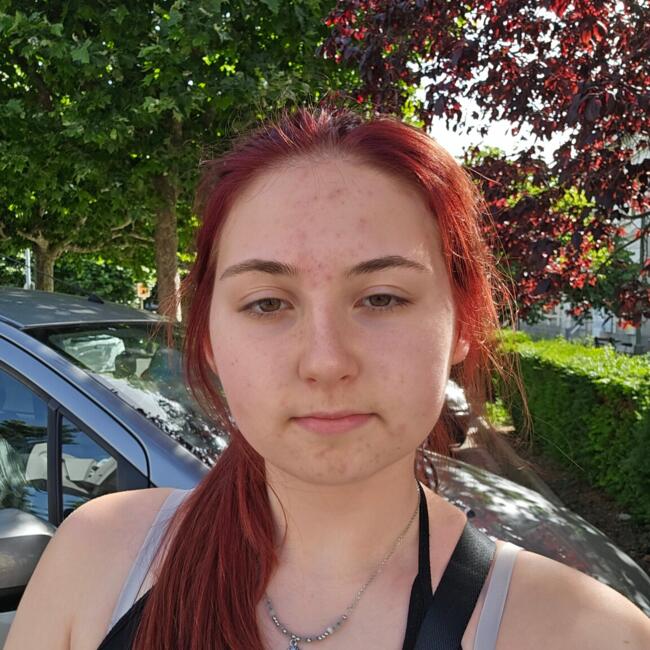 Babysitter in Neuvecelle: Lina