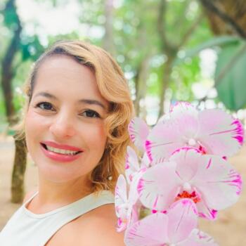 Babysitter in São Pedro da Aldeia: Vanessa