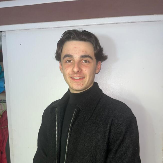 Babysitter in Isneauville: Tom