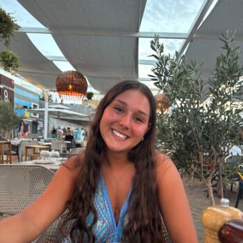 Babysitter in Mondragon: Sara