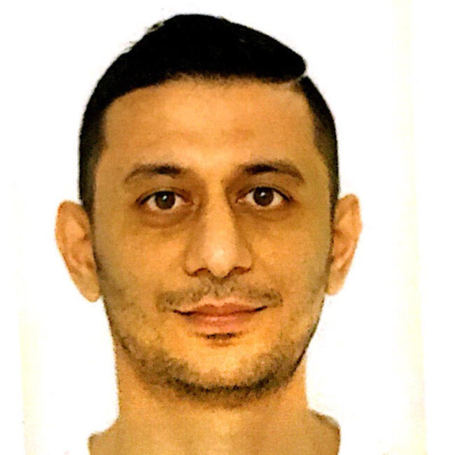 Babysitter in Auckland: Kaizad