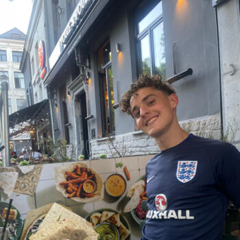 Babysitter in Brüssel: Elliott