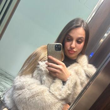 Babysitter Rome: Jade