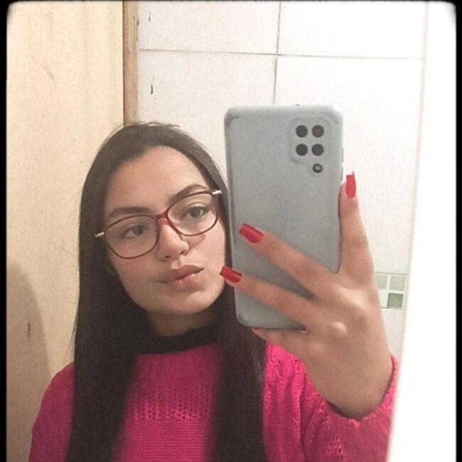 Babysitter in Viamão: Amanda