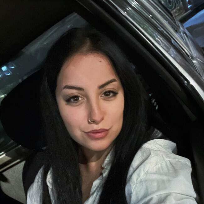 Babysitter in Athens: Evi Vasilopoulou