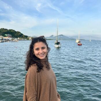 Babysitter in Joinville: Letícia