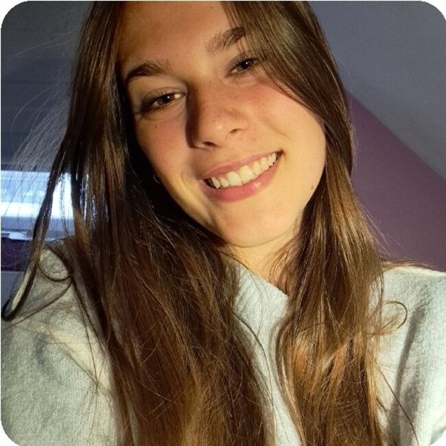 Babysitter in Wetteren: Yelina