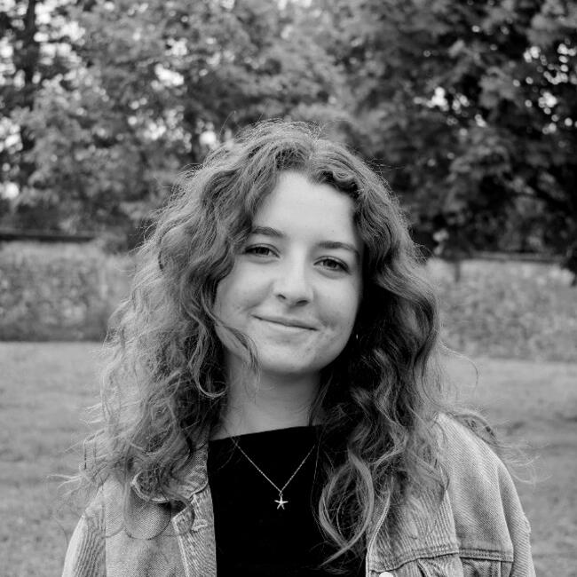 Babysitter in La Rochelle: Sarah