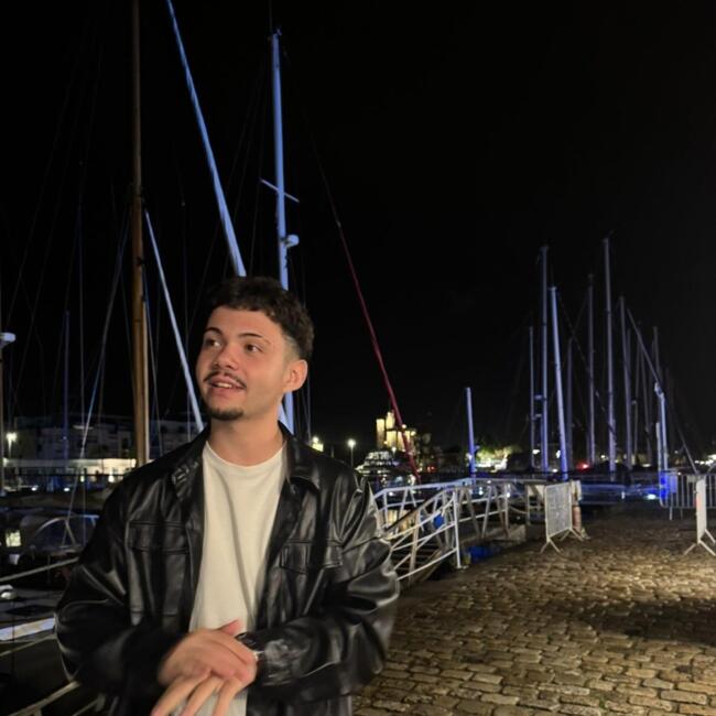 Babysitter in La Rochelle: Gael