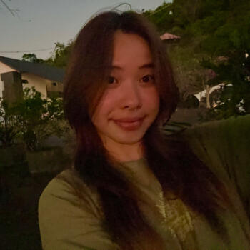 Babysitter in Singapore: Claire