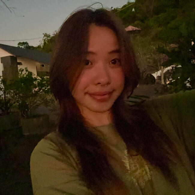 Babysitter in Singapore: Claire