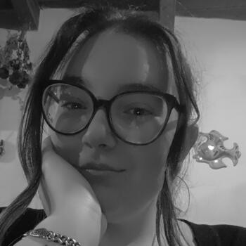 Babysitter a Napoli: Flora