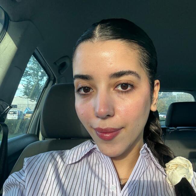 Nanny in Brecht: Farah Arabi Mouzouri