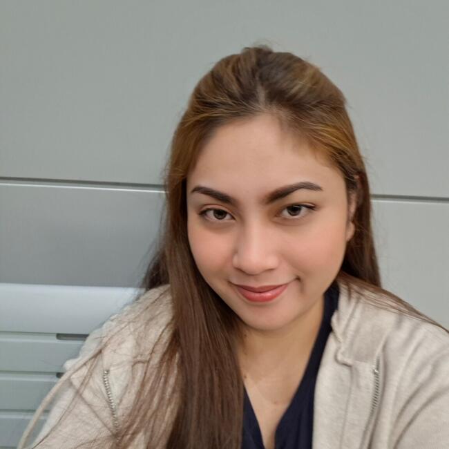 Babysitter in Doha: Kim