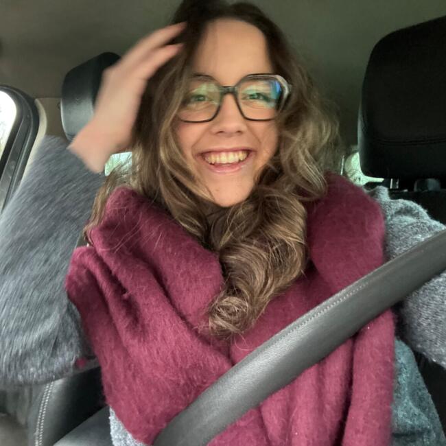 Babysitter in Villemotier: Kayna