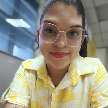 Babysitter in San Miguelito: Angela