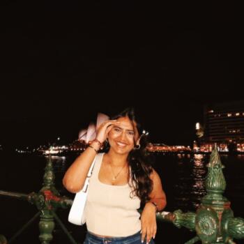 Babysitter Sydney: Heena