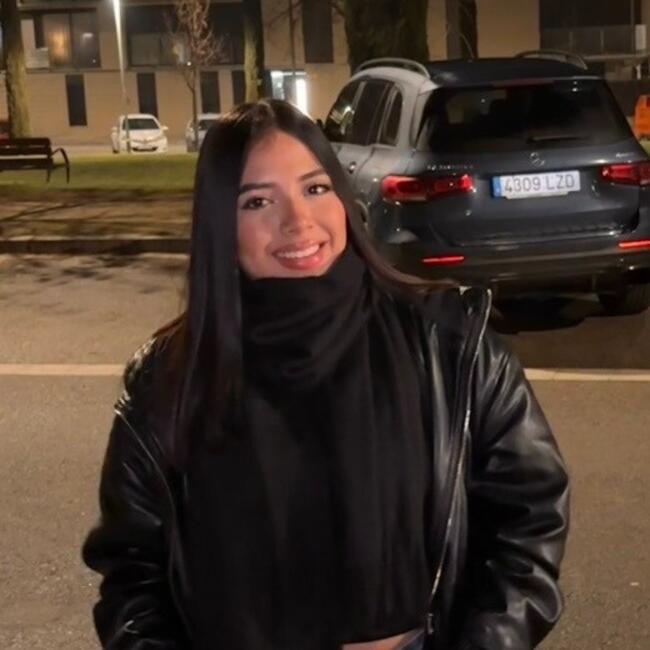 Babysitter in Vic: Aitanaa