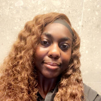 Babysitter Laakdal: Chey