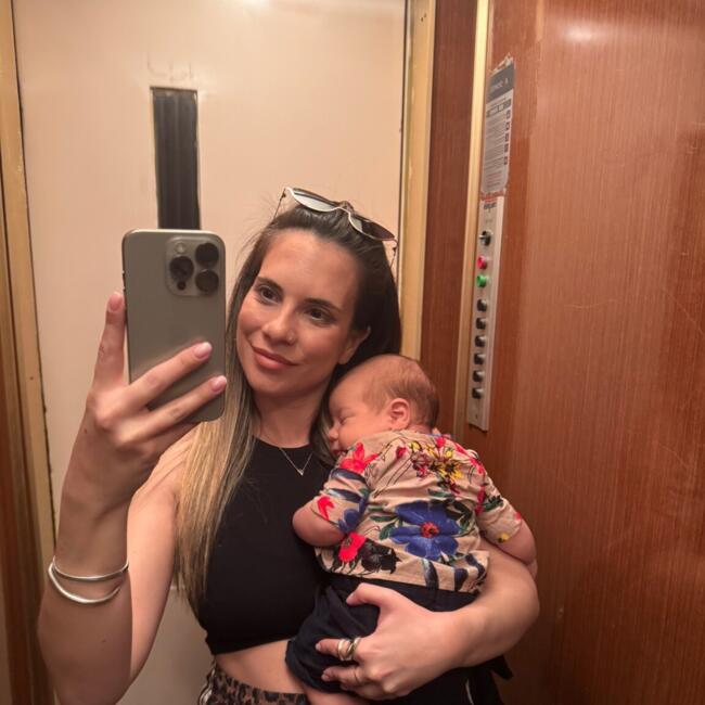 Babysitting job in Výronas: Evie