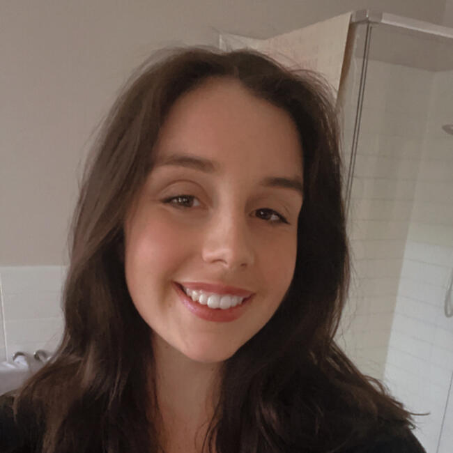 Babysitter in Melbourne: Isabella