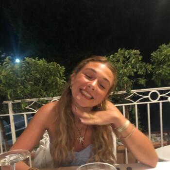 Babysitter in Rome: Aurora