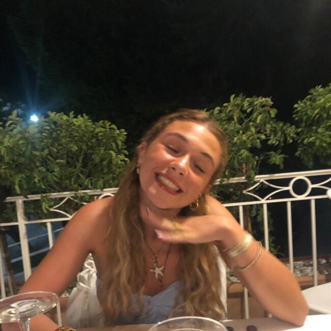 Babysitter in Rome: Aurora