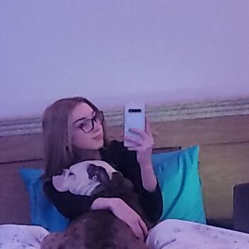 Baby-sitter in Sturgeon: Chelsy