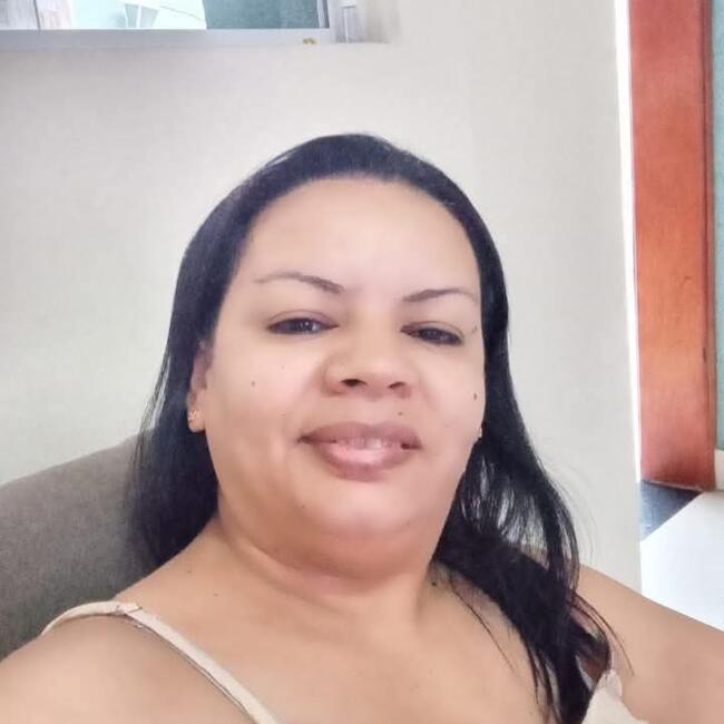 Babysitter in São José dos Campos: Edna