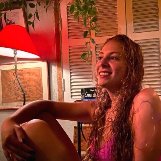 Babá em Niterói: Leticia