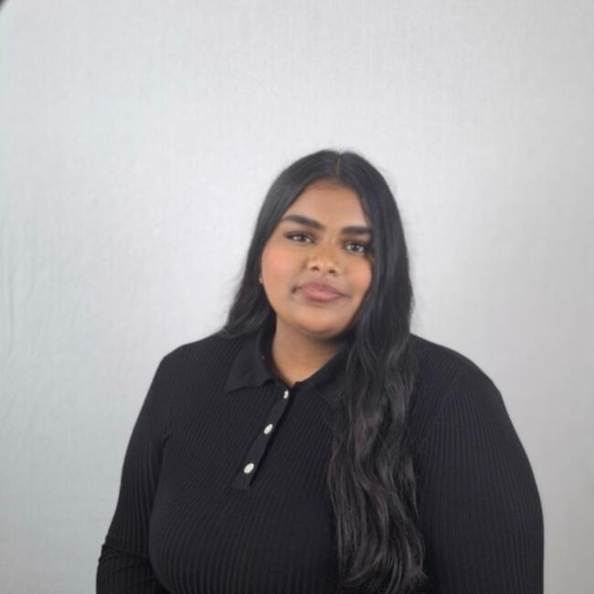 Babysitter in Oetwil: Nithusha