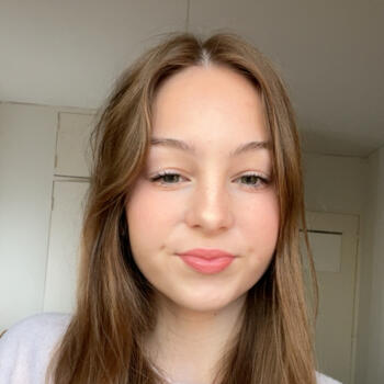 Babysitter in Saint-Amand-les-Eaux: Laure