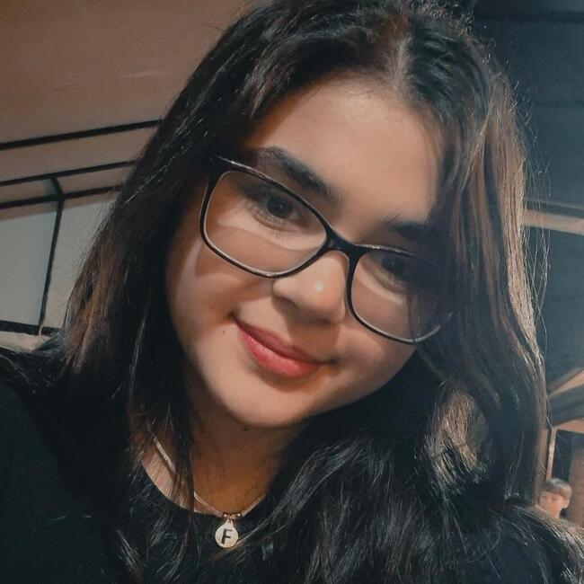 Babysitter in Brasília: Fernanda Christina