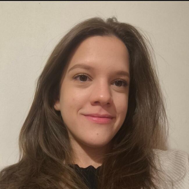 Baby-sitter à Mont-Saint-Aignan: Maria Julia
