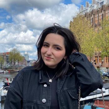 Oppas in Den Haag: Noga Dayan