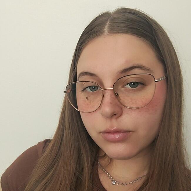 Babysitter em Caniço: Inês